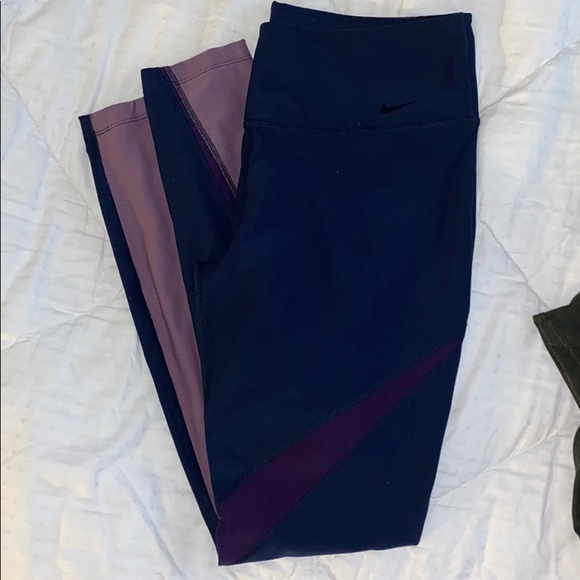 Nike pair leggings size large - Picture 2 of 3